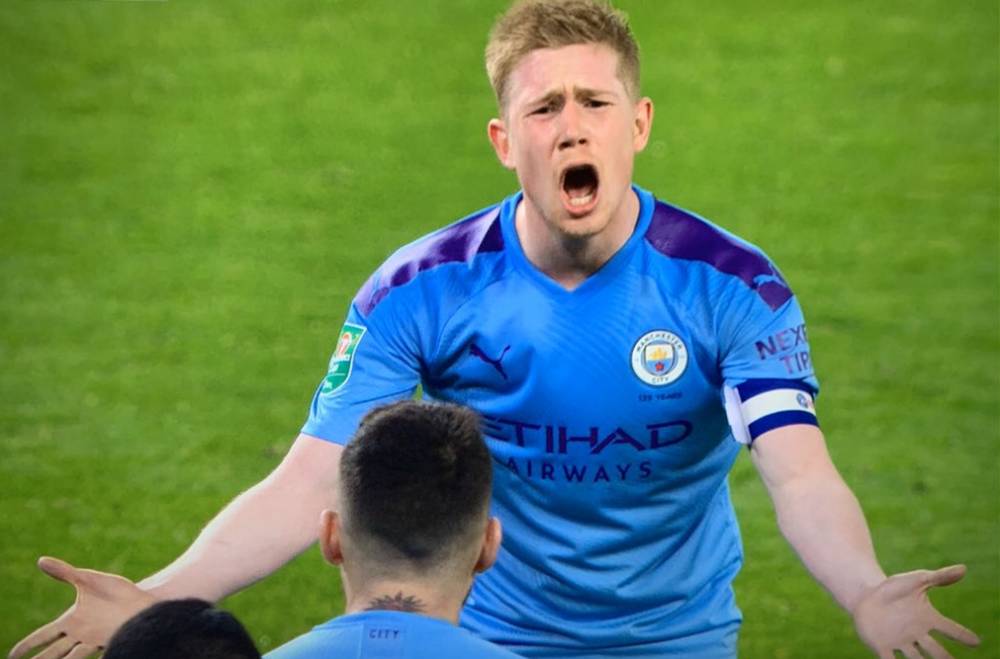 足球评论员如何分析比赛？（足球评论员怎样解读一场比赛？）