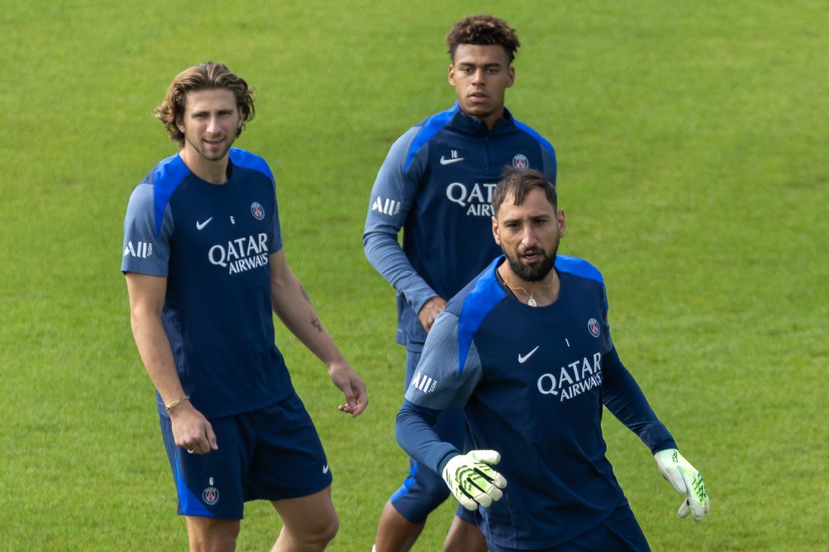 甘兹谈从国米转会米兰：虽然朋友也辱骂我，但是我从未后悔（甘兹谈从国米转投米兰：挨朋友骂也不曾后悔）