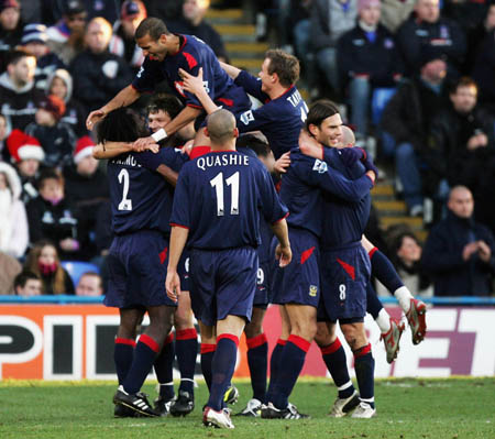 斯洛特：对阵皇马这种球队要持续压迫，绝不能在防线后留空间（斯洛特：对皇马要全程施压，防线身后不能给空间）