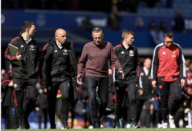 杨一鸣发文总结本赛季，动态中有多张与老东家成都交锋的画面（杨一鸣发文回顾赛季，晒多张对阵老东家成都的画面）