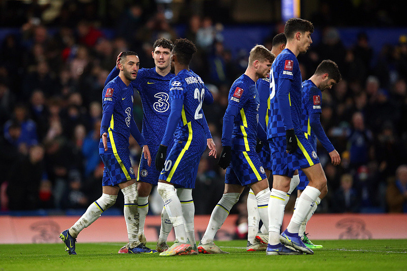 萨拉赫炮轰主帅引震荡！利物浦高层力挺斯洛特，冬窗离队危机加剧（萨拉赫怒斥主帅掀风波！利物浦高层力保斯洛特，冬窗离队风险升级）