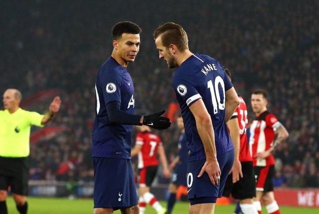 东体：邵佳一在推进国足新老交替过程中需要打造“嫡系部队”（东体：国足新老交替推进中，邵佳一亟需组建核心班底）