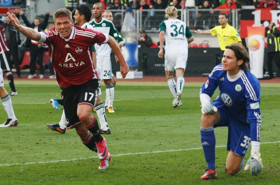 鹈鹕第二节7次失误，单节净负14分半场落后老鹰10分（鹈鹕次节7失误致净负14分，半场落后老鹰10分）