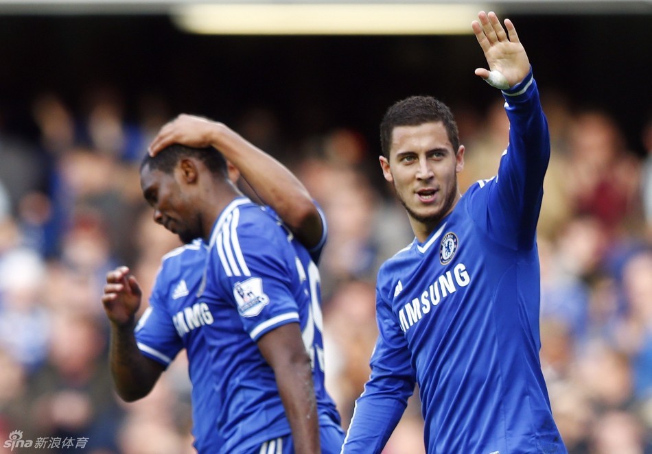 至少缺席三个月！国米官方：邓弗里斯已接受左脚踝稳定手术（国米官宣邓弗里斯接受左踝稳定手术，至少休战三个月）