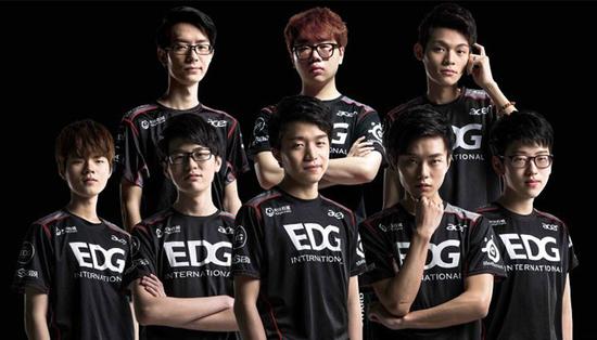 香港赛举行名人网球大师赛 商竣程黄泽林分享网球喜悦